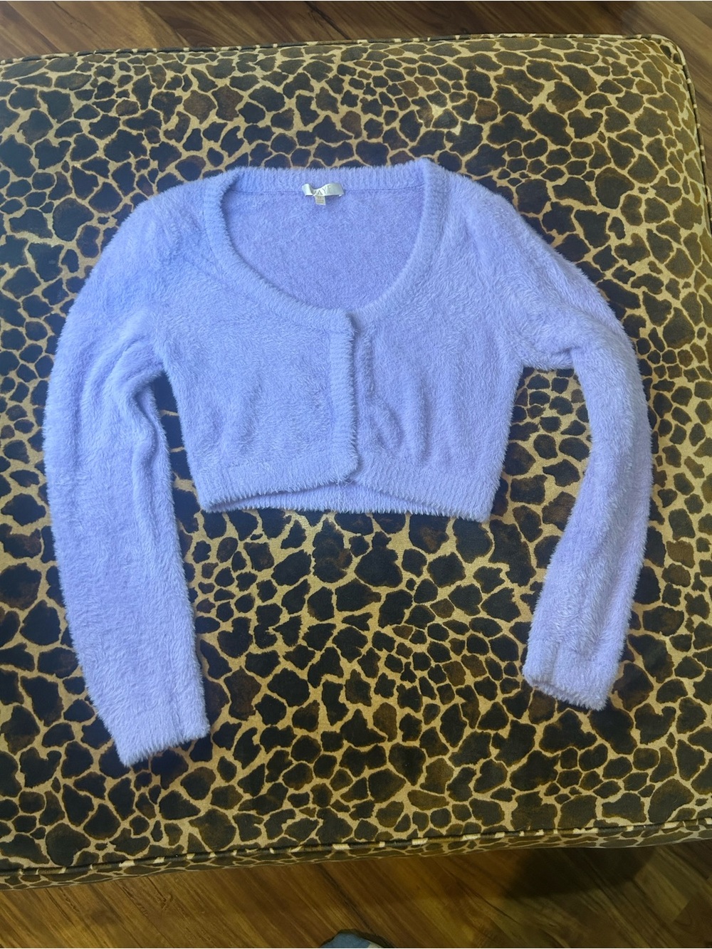 Waye Fuzzy Cropped Button Clasp Sweater